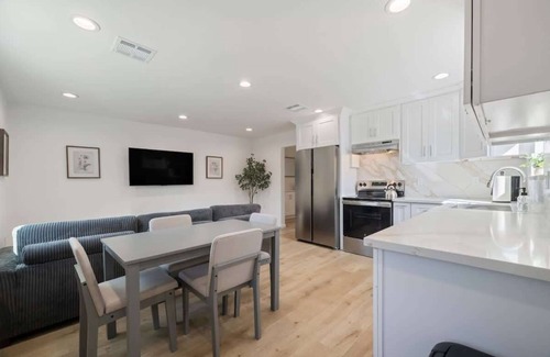 Sun Valley House | Laurel Canyon Getaway