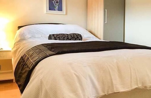 Consett Cottage | LAUREL COTTAGE, pet friendly, with a garden in Iveston