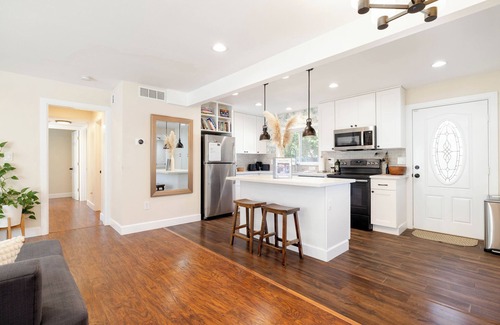 Cully House | LAUREL HOUSE : A Quiet Oasis in NE Portland