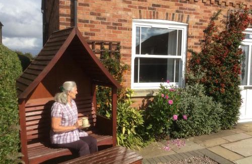 Horncastle Bed & Breakfast | Laurel Lodge