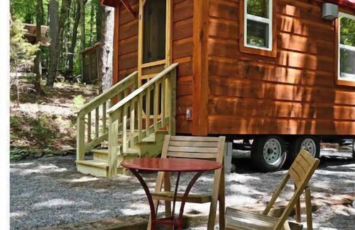 Clarkesville Cabin | Laurel Tiny Home at Bleu Canoe Campground