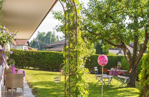 Bad Endorf Apartment | Lavendel-Appartement, 26 qm Erdgeschoss, kombinierter Wohn- und Schlafraum