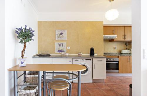 Santa Luzia Apartment | Lavender Apartment