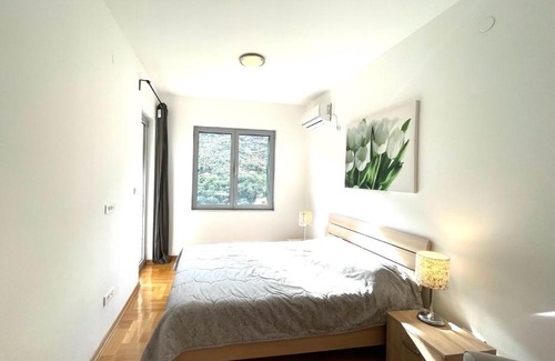 Donji Morinj Apartment | Lavender Bay Lux Apartment G5