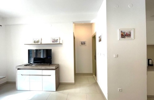 Donji Morinj Apartment | Lavender Bay Lux Apartment G5