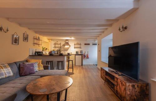 Snainton House | Lavender Cottage - a beautiful quirky family cottage