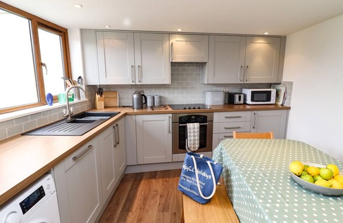 Sticklepath Cottage | LAVENDER COTTAGE, family friendly, with open fire in South Zeal