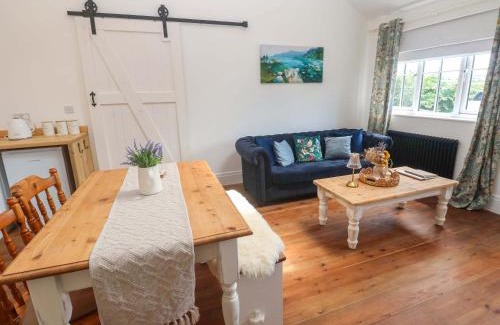 Mabe House | Lavender Cottage