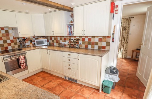 Brailes Cottage | LAVENDER COTTAGE, BRAILES, family friendly, with open fire in Brailes