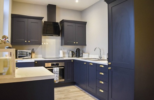 Seahouses House | Lavender Cottage, luxurious holiday house located 5 minutes from the beach.