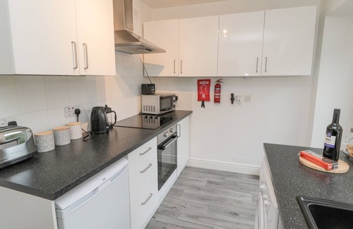 Glanton Cottage | LAVENDER COTTAGE, pet friendly, country holiday cottage in Glanton