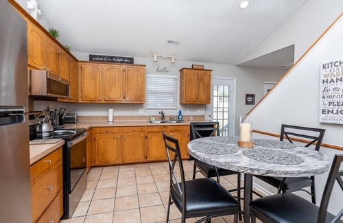 North Charleston House | Lavender Escape, Near the Airport & Restaurants