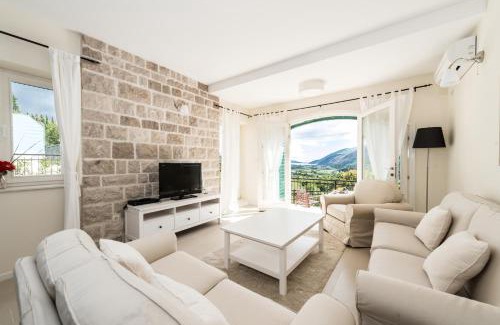 Herceg Novi Municipality Villa | Lavender house with shared pool