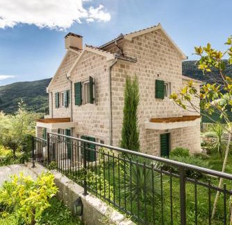 Herceg Novi Municipality Villa | Lavender house with shared pool
