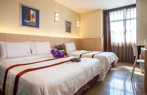 Bandar Baru Permas Jaya Hotel | Lavender Inn Permas Jaya