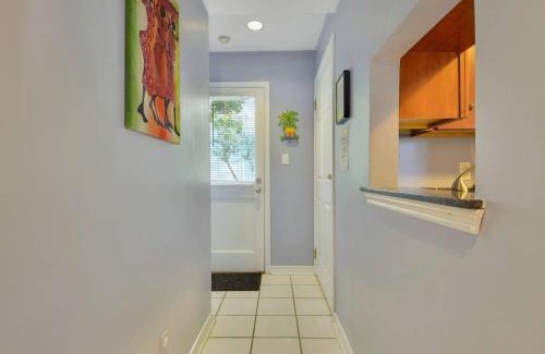 Truman Annex House | Lavender Jungle by AvantStay Great Location w Patio Shared Pool Week Long Stays Only