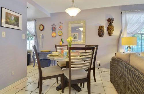 Truman Annex House | Lavender Jungle by AvantStay Great Location w Patio Shared Pool Week Long Stays Only