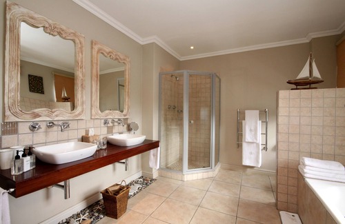 Voelklip House | Lavender Manor Guest Lodge