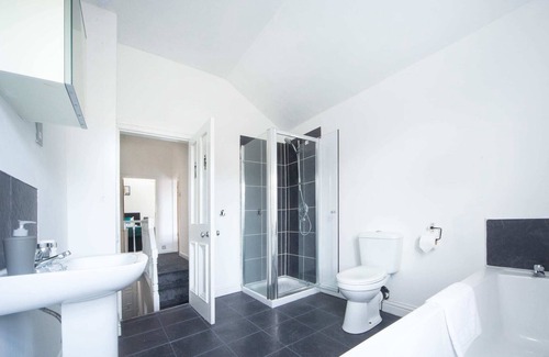 Selby House | Lavender Stay - Willow House s, WiFi, 5 Guests