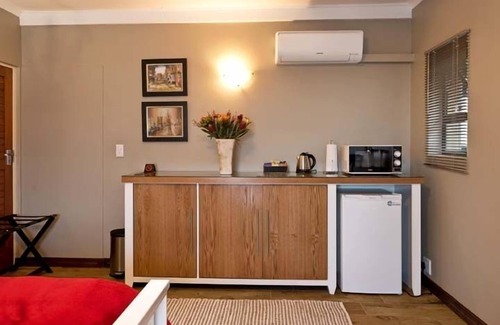 Constantia Park House | Lavenders At Constantia Guest