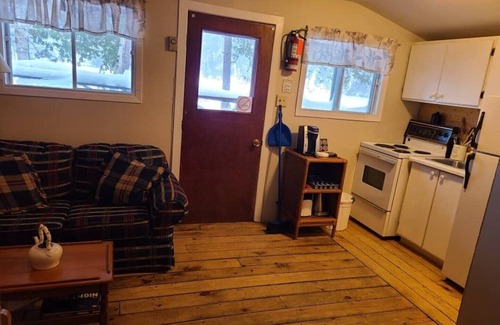 Papineau-Cameron Cottage | LaVerendyre Cottage