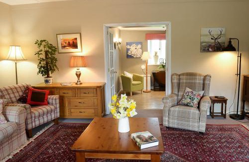 Bridport House | Laverstock Cottage