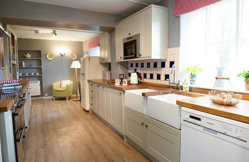 Bridport House | Laverstock Cottage