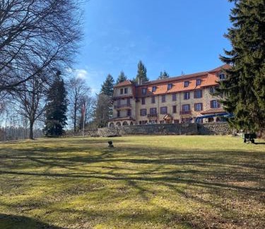 Lalouvesc Hotel | LaVieTara