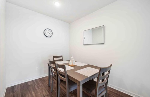 Sun Bay South Apartment | Lavish 2BR Apartment in Tampa