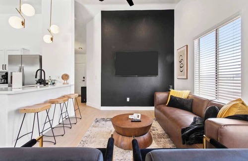 North Las Vegas House | Lavish 4BR Vegas Pool House w/Heated Pool + Spa