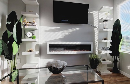 Logan Heights House | Lavish Apartment Close to Downtown with Parking