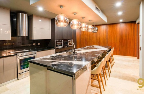 El Centenario Apartment | Lavish Bayview Penthouse, Beachfront Complex!