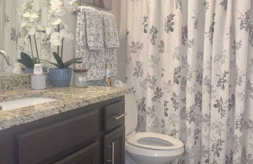 Castleberry Hill Apartment | Lavish Cozy Hideout Near Mercedes Bens & State Farm Arena Downtown ATL