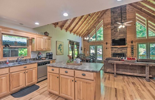 Hiawassee Cabin | Lavish Hiawassee Cabin - Great for Families!