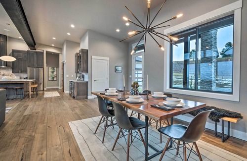 Manson House | Lavish Lake Chelan Escape: Pool & Panoramic Views