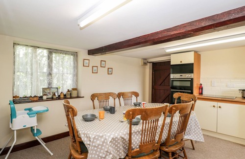 Churcham Cottage | LAWN FARM COTTAGE, pet friendly, with pool in Gloucester