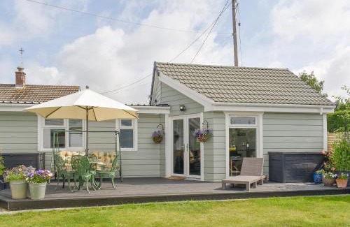 Barnstaple House | Lawn Vista Cabin