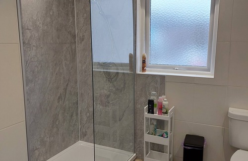 Belfast House | Lawnbrook Town Guest House