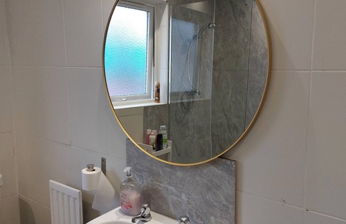 Belfast House | Lawnbrook Town Guest House