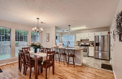 Lawrenceville House | Lawrenceville Gem! Clean+Cozy+Close to 85&316 | Pets