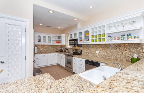Lawson Rock Condo | Lawson Rock - Angelfish 101 Studio Bedroom Condo by RedAwning