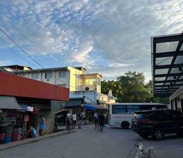 Taguig Apartment | Lawton Residences Studio Room 3B - 4 pax