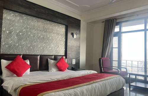 The Mall Road Hotel | Laxmi Palace