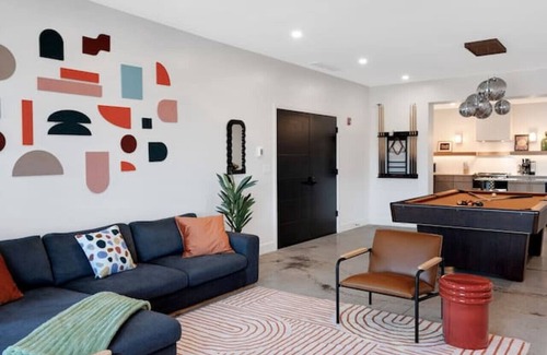 Phoenix Hill Apartment | Lay Low Loft Highlands - NULU 8BR Pool Table Balcony