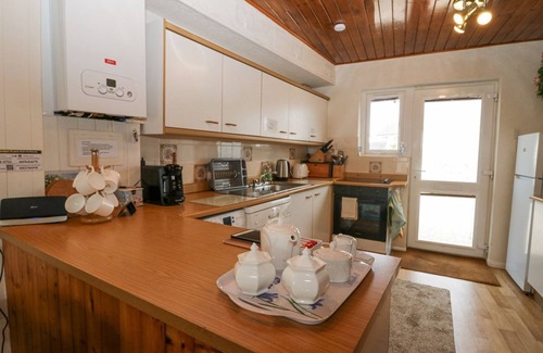 Haverigg Cottage | LAZEY COTTAGE, pet friendly, character holiday cottage in Haverigg