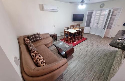 Sidi Abd El-Rahman Ski Chalet | Lazordy bay chalet (X7)