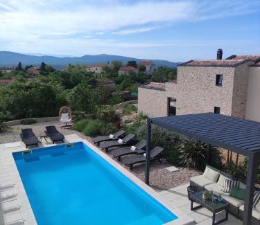 Garica Villa | Lazy 8 Villa
