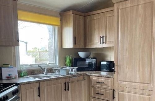 Hamworthy House | Lazy Bear 25 Arne View Seaside home with great views, full kitchen&strong Wi-Fi.
