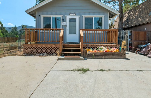 Woodlands Cabin | Lazy Bear Cabin - 2br/1ba/single Story Mountaineer Style Cabin/smart Tv/cable/netflix/hulu/roku/wifi 2 Bedroom Cabin