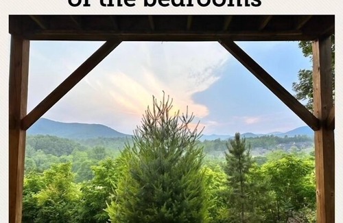 Weaverville House | Lazy Bear Cottage Has Hot Tub Mountain Views